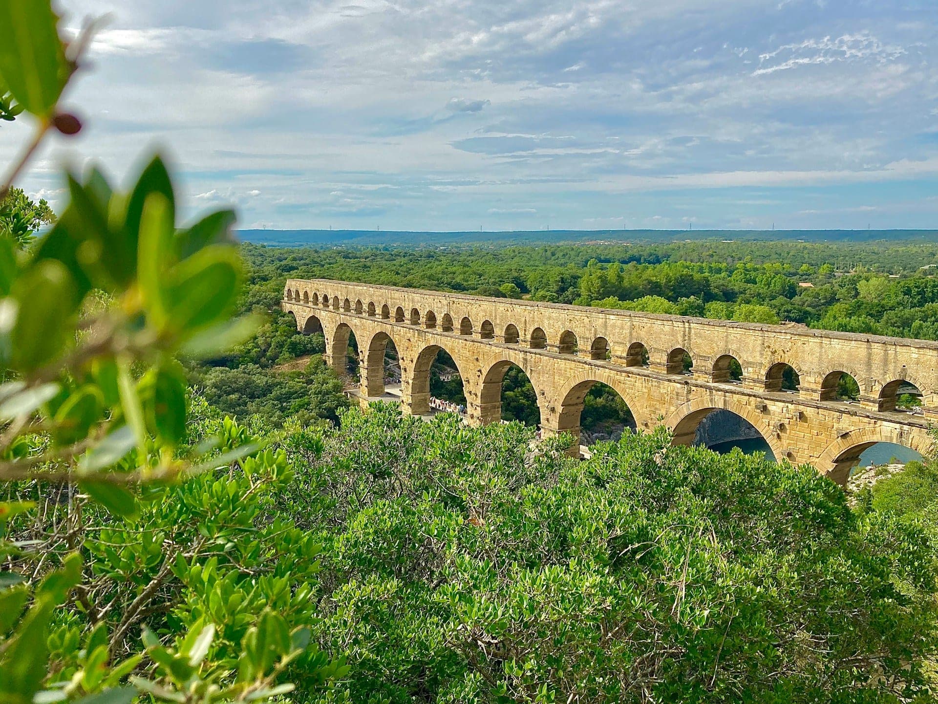 Le pont du Gard au-dessus du Gardon, dans le département du Gard, en dehors de Nîmes.